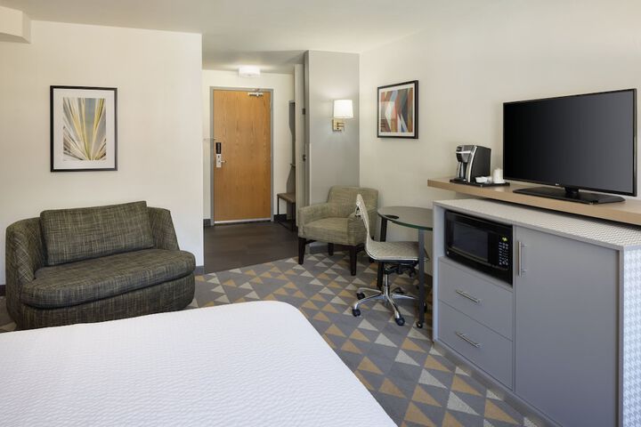 Room 26 of 84