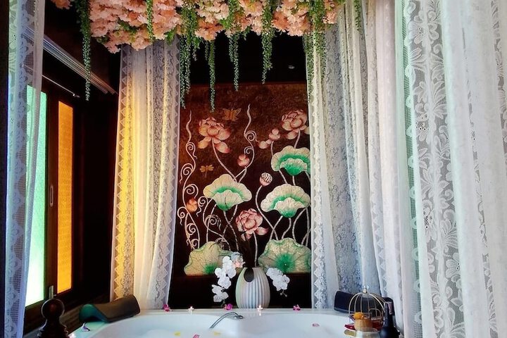Room 7 of 80