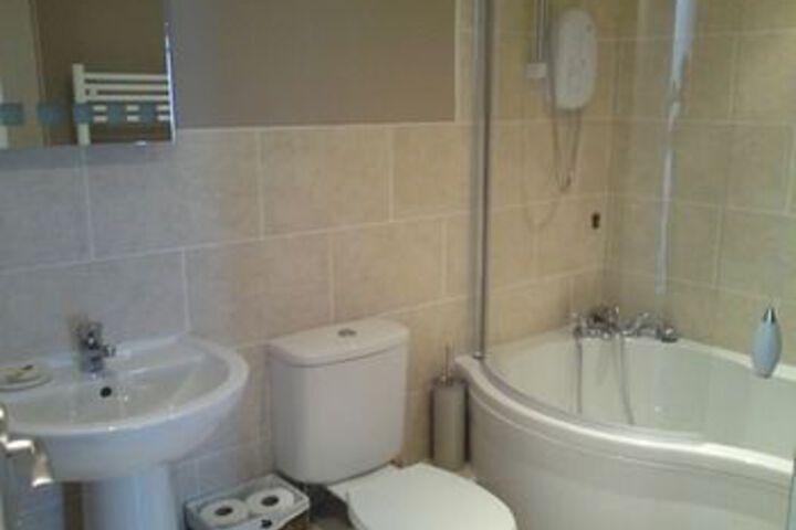 Room 5 of 17