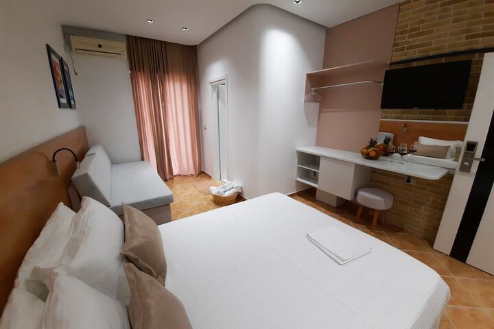 Room 15 of 123