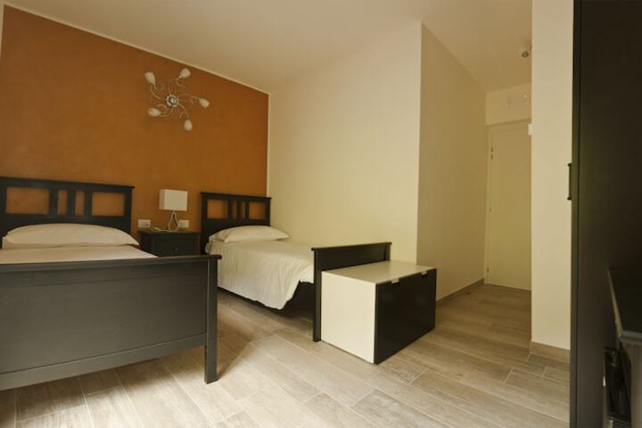 Room 5 of 47