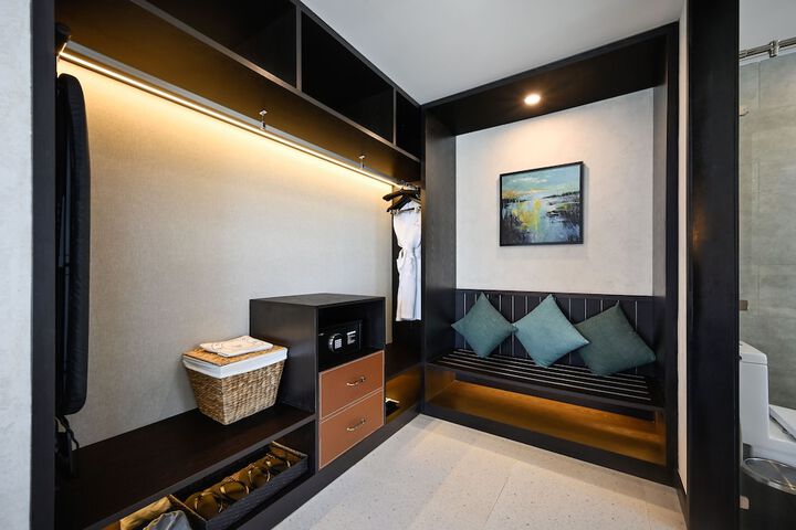 Room 52 of 138