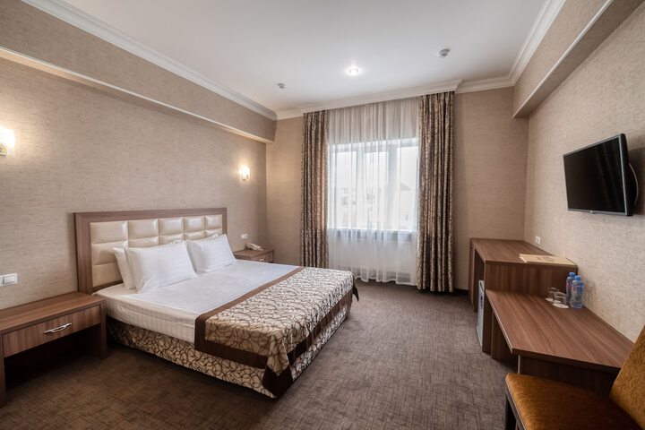 Room 10 of 112