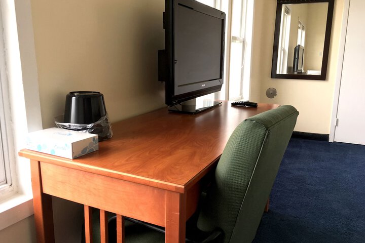 Standard Room, King or Two Doubles (2 of 10)