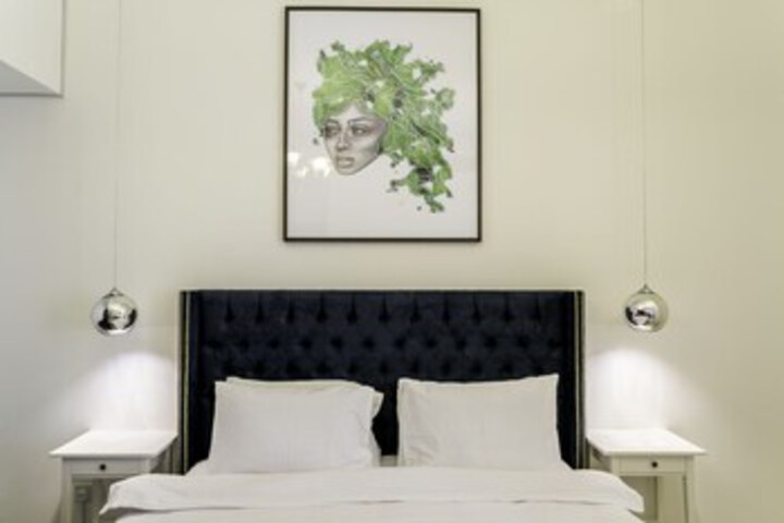 Room 25 of 28