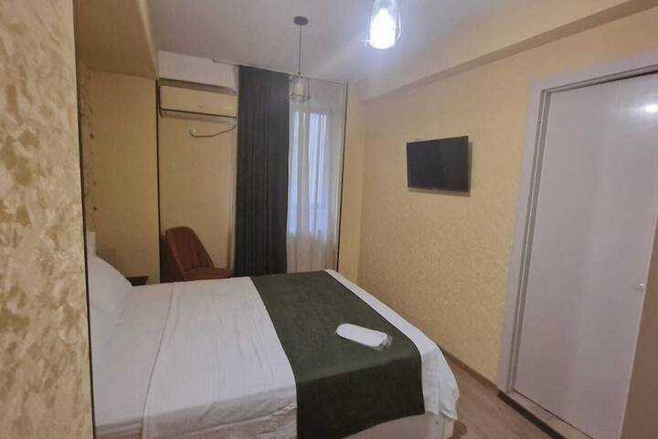 Room 8 of 38