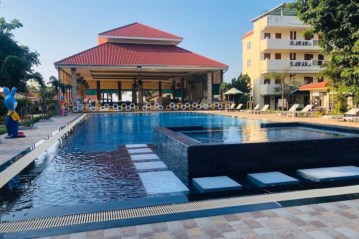 New Travel Beach Resort