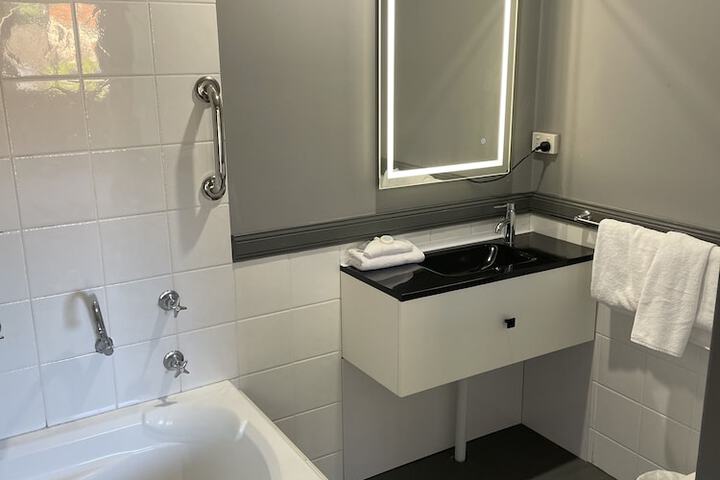 Room 14 of 22