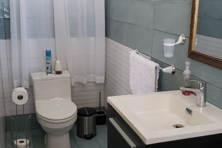 Room 28 of 125