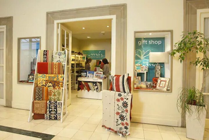 Gift Shop 21 of 44