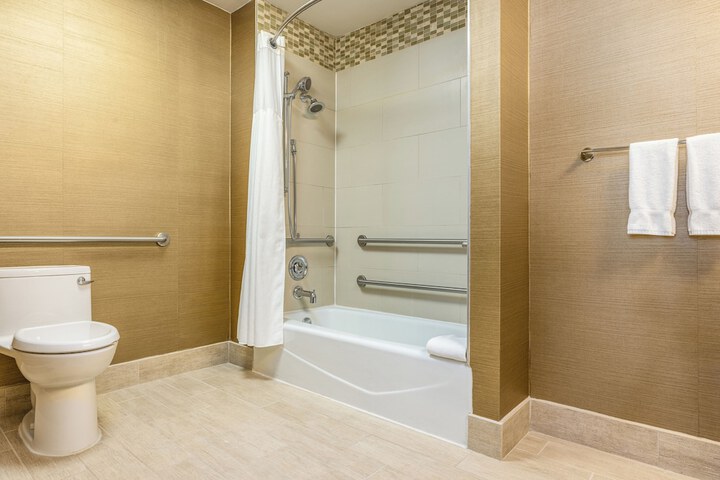 Room 35 of 85
