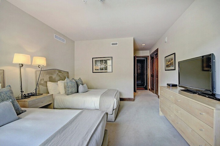 Room 61 of 569