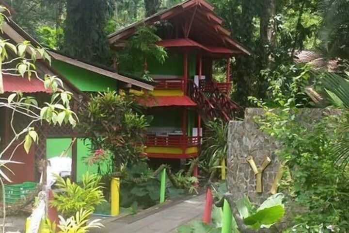 Hotel Exterior 23 of 27