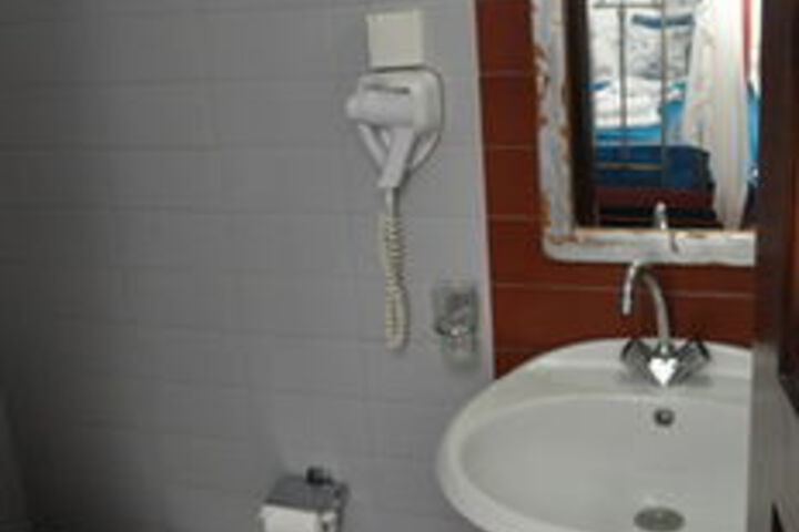 Room 3 of 36
