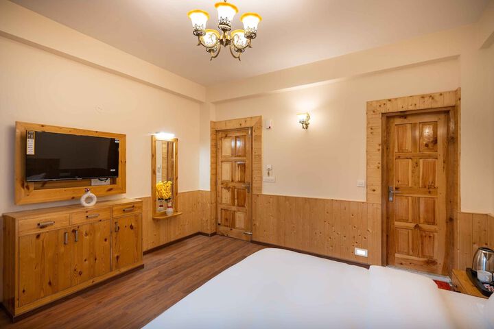 Room 3 of 21