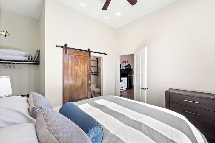 Room 16 of 191