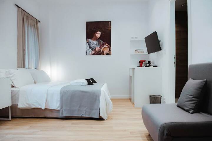 Room 17 of 46