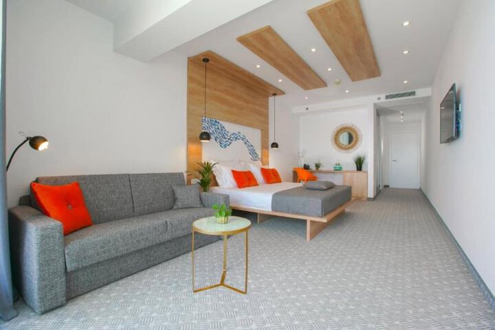 Room 13 of 44