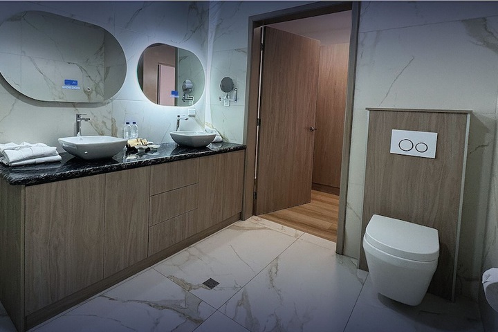 Room 7 of 34