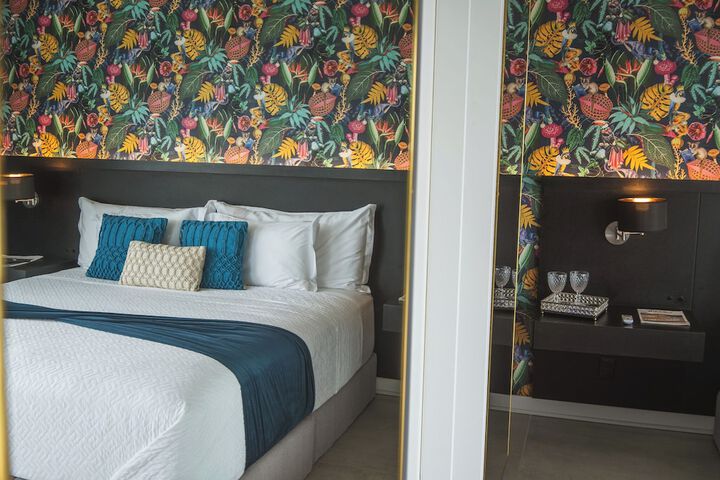 Room 28 of 69