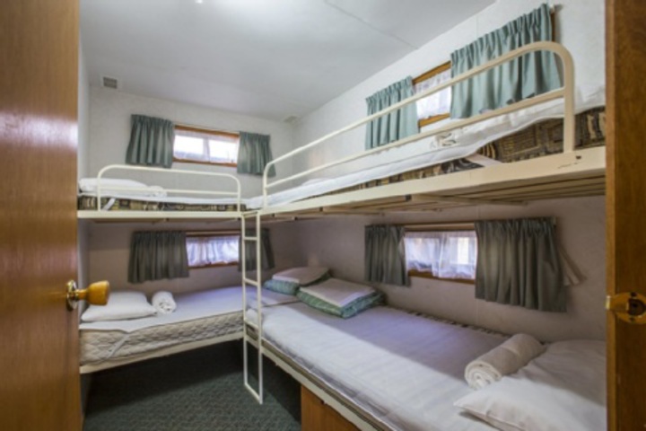 Room 600 of 876