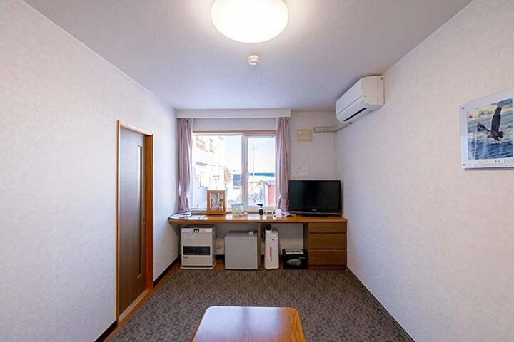 Room 13 of 26