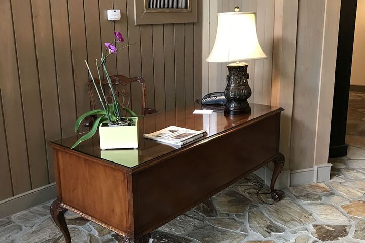 Concierge desk