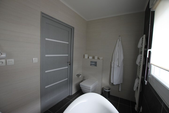 Room 28 of 41