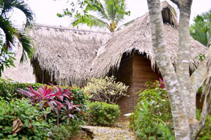 Hotel Exterior 25 of 48