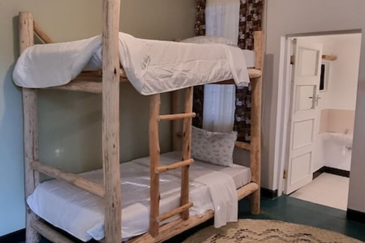 Room 3 of 33