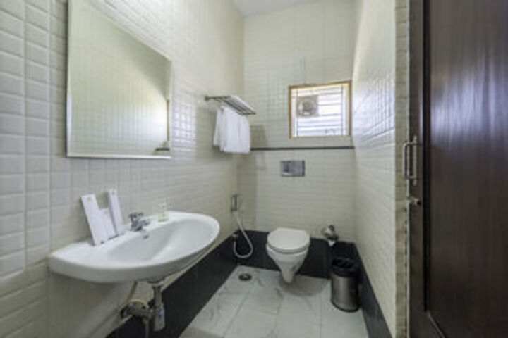 Room 2 of 17