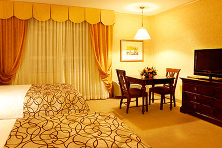Room 12 of 77