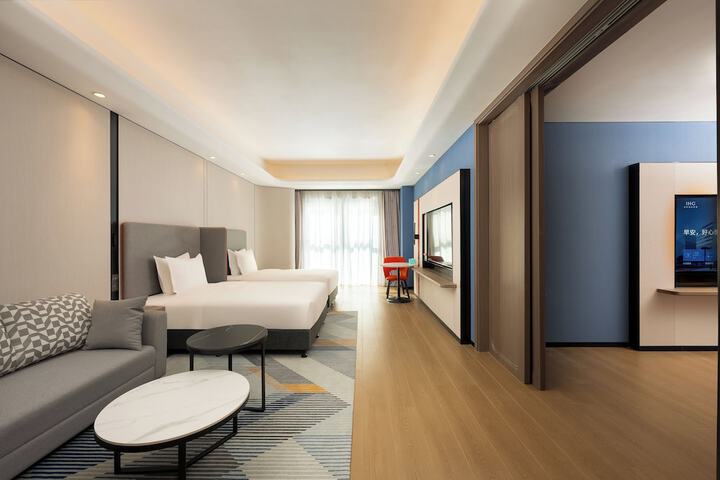 Room 6 of 52