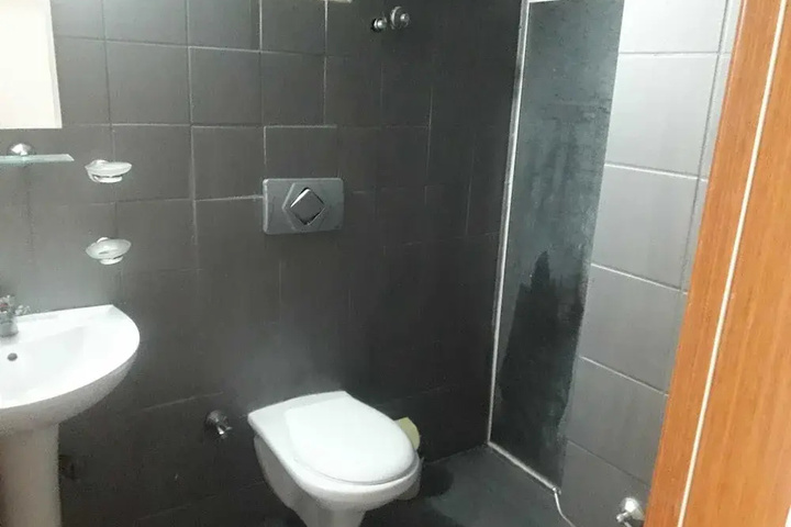 Room 8 of 17