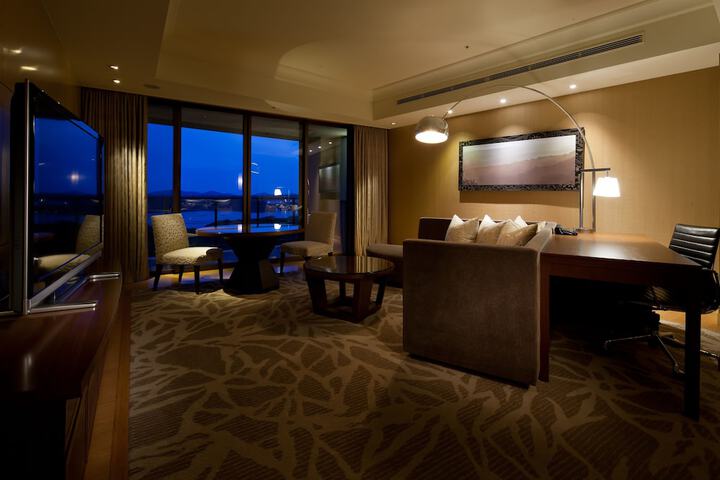 Room 10 of 65