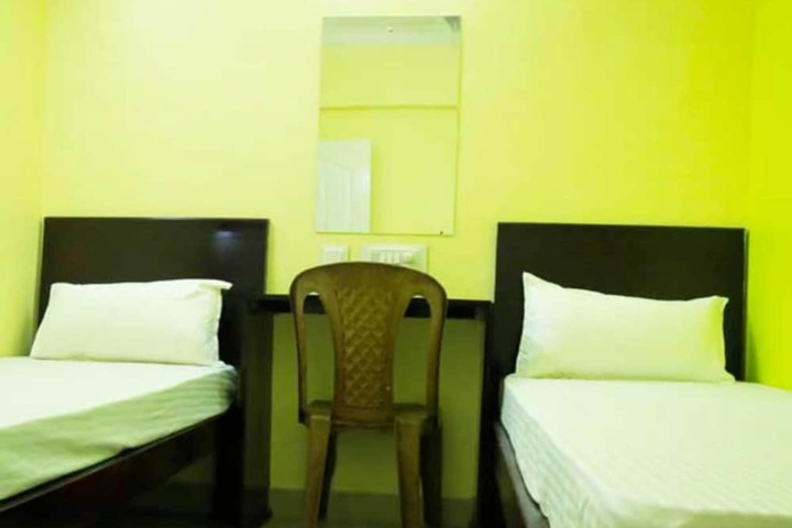 Room 4 of 17