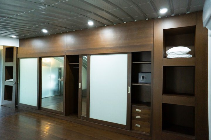 Room 46 of 108