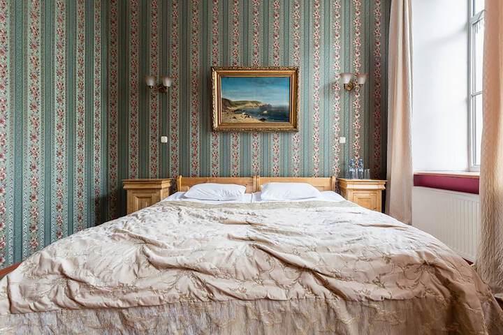 Room 25 of 151