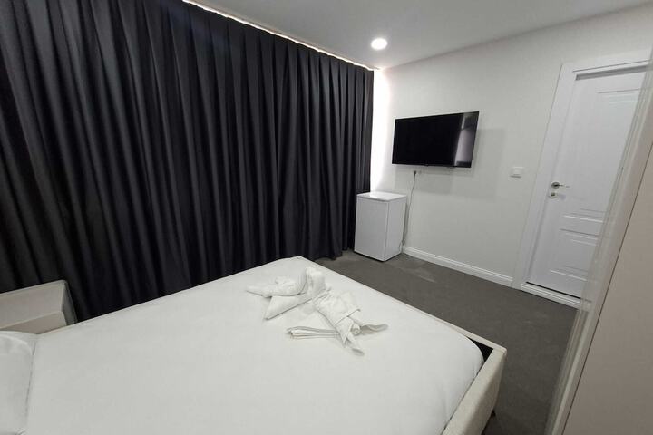 Room 13 of 21