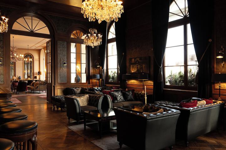 Lounge 61 of 68