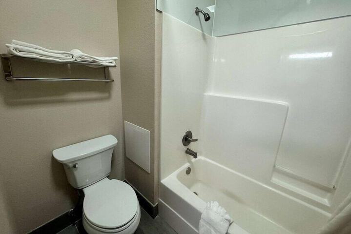 Room 9 of 15