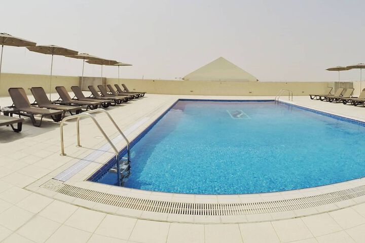 Pool 14 of 17