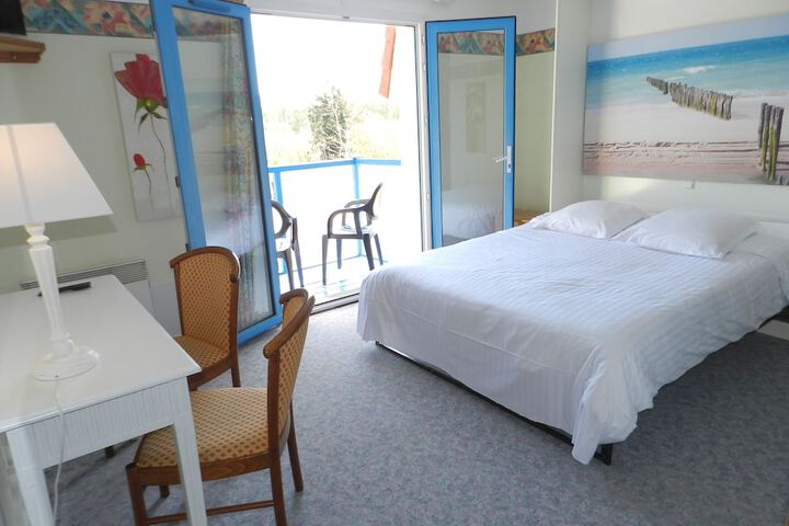 Room 35 of 100