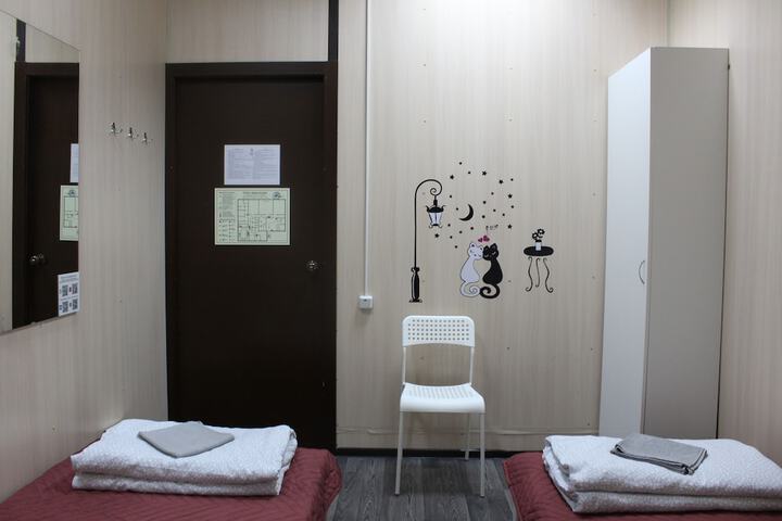 Room 7 of 83