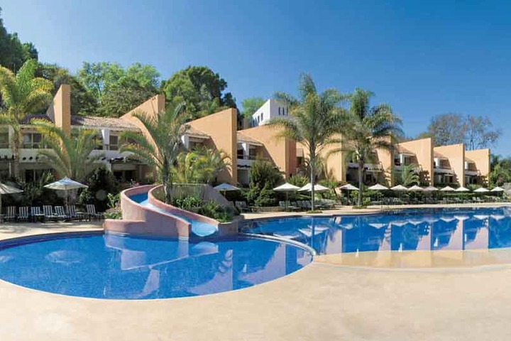 Hotel with Pool