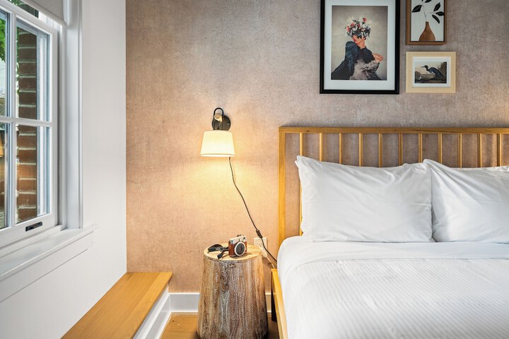 Room 27 of 72