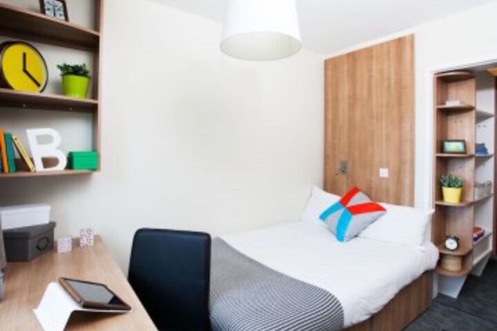 Room 11 of 19