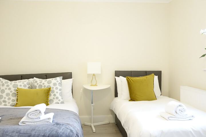 Room 20 of 102