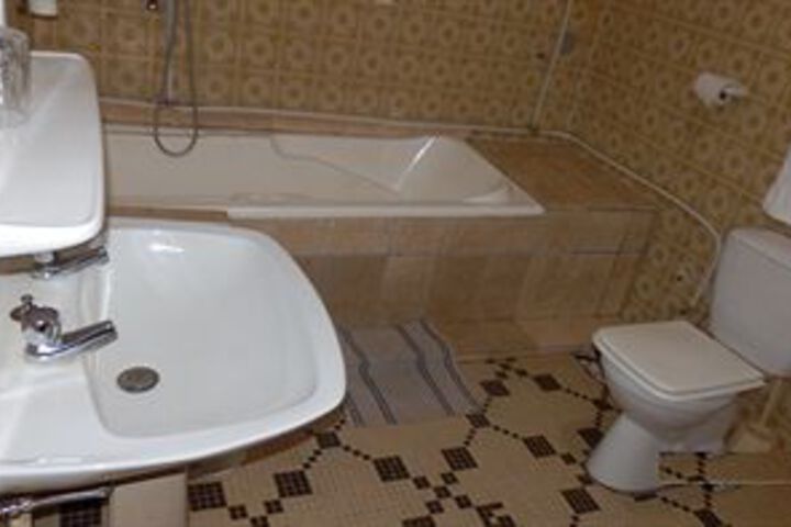 Room 3 of 12