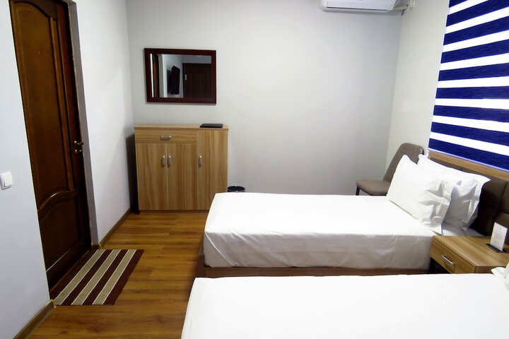 Room 8 of 8